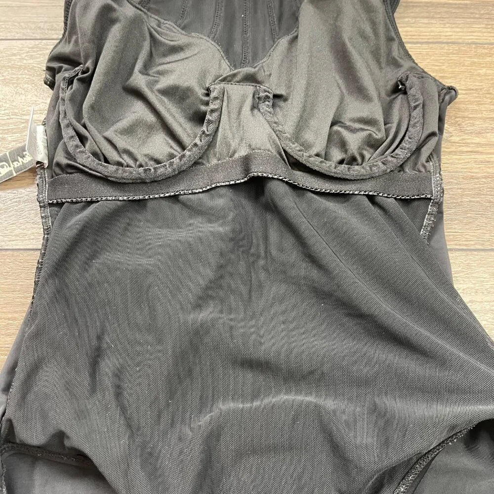 Alisha Levine High Neck One‎ Piece Swimsuit Women's Size 8 Black Underwire